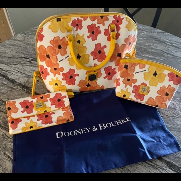 BRAND NEW, NEVER USED, THREE (3) PIECE DOONEY & BOURKE BLOOM SERIES IN YELLOW. - Picture 2 of 5